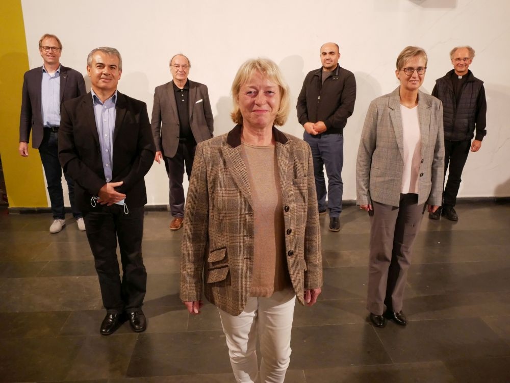 Verlässliche Kraftquelle im Leid - Religionen im Gespräch. Mit Dieter Bökemeier, Josef Kalasch, Matitjahu Kellig, Monika Korbach, Nihat Köse, Sabine Hartmann und Dr. Dr. Markus Jacobs (von links).